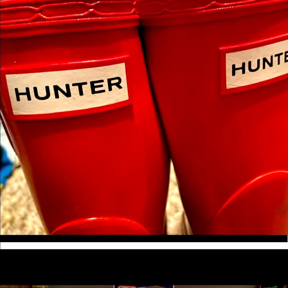 Red matte short hunter boots